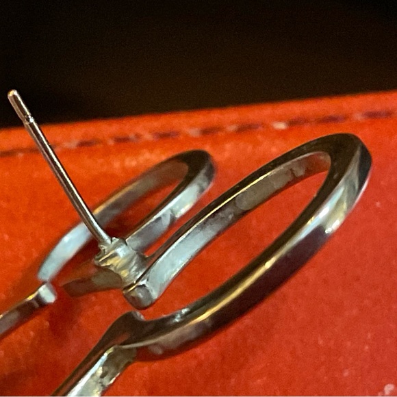 Disney : Silver plated Mickey head shaped earrings. Approximate one inch in size - Picture 5 of 8